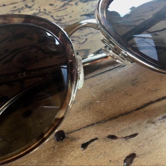 Chanel Polarized gold detailed sunglasses - Picture 3 of 7